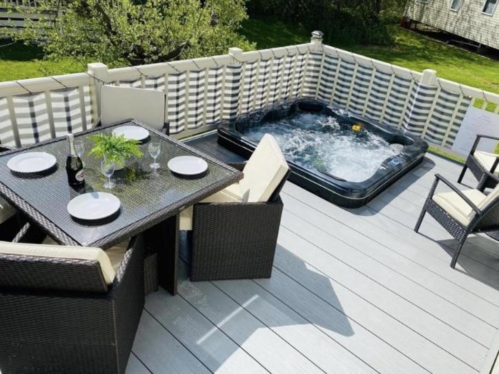Villa Prime Location & Luxurious Hot Tub Tattershall Esterno foto